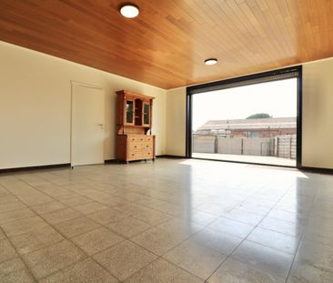 Ruime villa met 4 slp, tuin, 2 terrassen en 2 garages voor 1.250 EU... - Photo 2