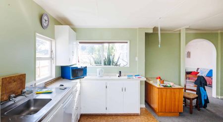 Four bedrooms in Friendly Feilding - Photo 4