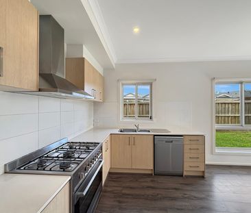 🏡 4-Bedroom House in Eynesbury - Photo 6