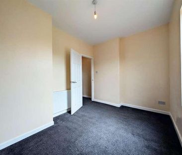 Clarence Street, Nuneaton, CV11 - Photo 2