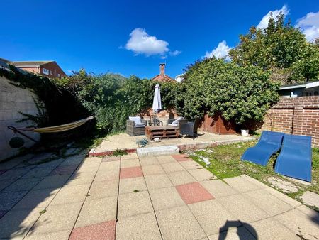 DT4, Carlton Road South Weymouth, Carlton Road South
                    
Weymouth - Photo 4