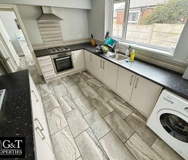1 bedroom in a house share to rent - Photo 2