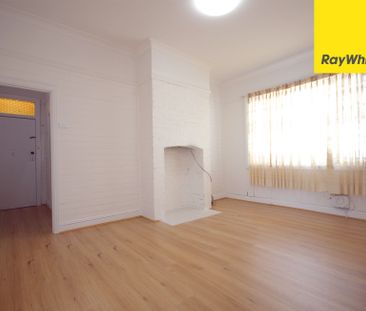 FULLY RENOVATED THREE BEDROOM FAMILY HOME - Photo 4