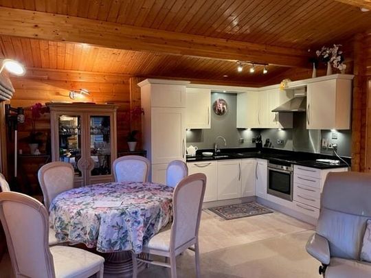 2 bedroom detached house to rent - Photo 1