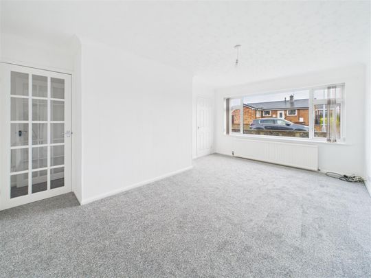 2 bedroom Detached bungalow to rent - Photo 1