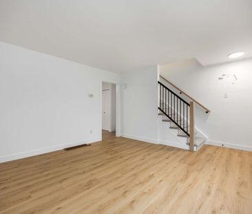 Fully Renovated 2-Bedroom Apartment in Sarnia – Modern &amp; Move-I... - Photo 6