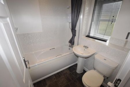 1 bedroom coach house to rent - Photo 4