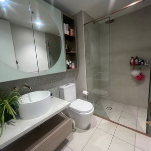 Port Melbourne - Photo 2