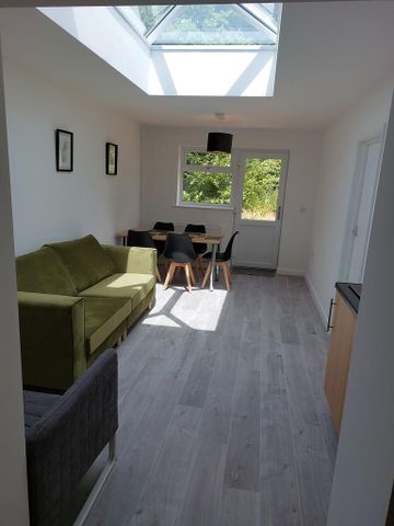 5 bedroom semi-detached house to rent - Photo 2