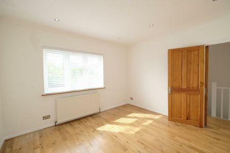 3 bedroom terraced house to rent - Photo 4