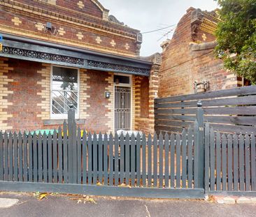 NEWLY RENOVATED TWO-BEDROOM RESIDENCE WITH SECURE PARKING - Photo 4