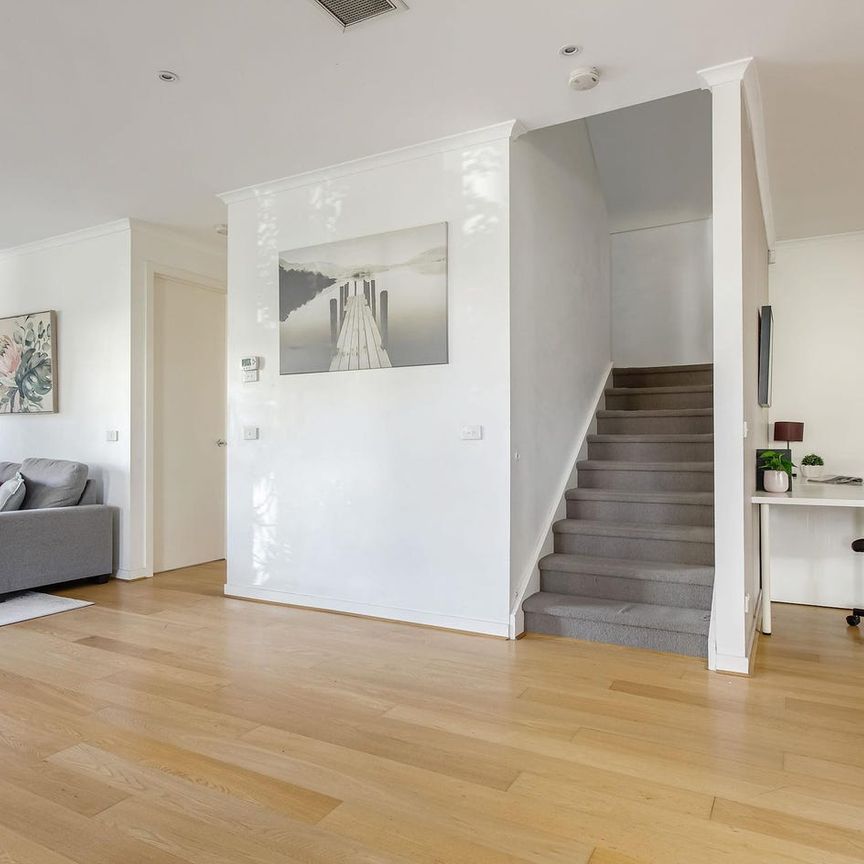 Furnished 4-Bedroom Family Home with Double Garage & Alfresco Living - Photo 1