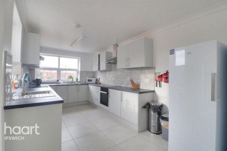 6 bedroom detached house to rent - Photo 5