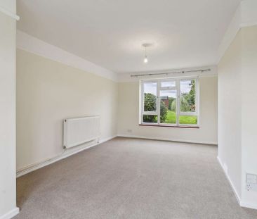 3 bedroom semi-detached property located within a village location.... - Photo 2