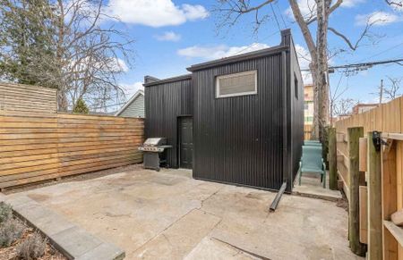 For Lease - 187 Fern Avenue Unit# #5, Toronto, Ontario - Photo 2