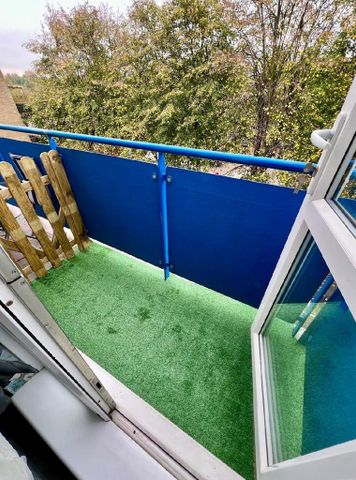 5 bedroom flat share to rent - Photo 2