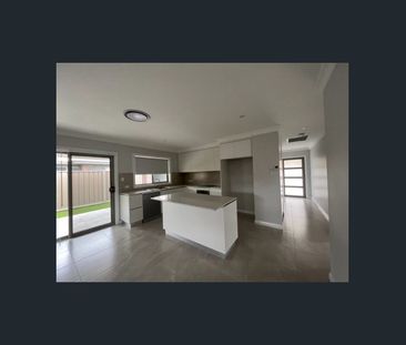 Executive Style Villa in North - Photo 2