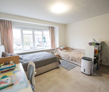 Instapklaar lichtrijk appartement met 2 slaapkamer, garagebox en zé... - Foto 5
