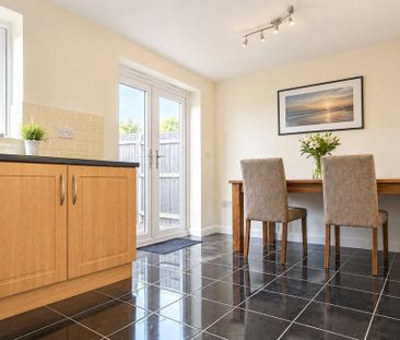 3 bedroom semi-detached house to rent - Photo 2