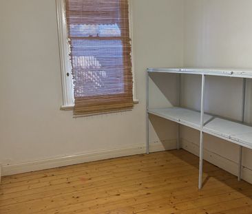 Charming Family Home in Sought-After Leamington! - Photo 1