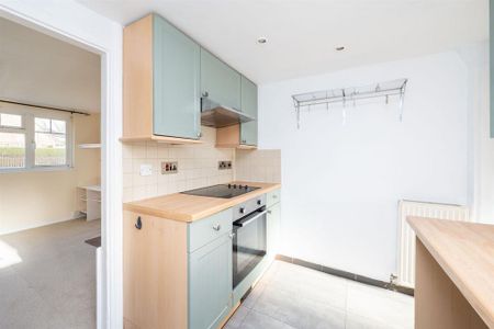 2 bedroom end of terrace house to rent - Photo 2