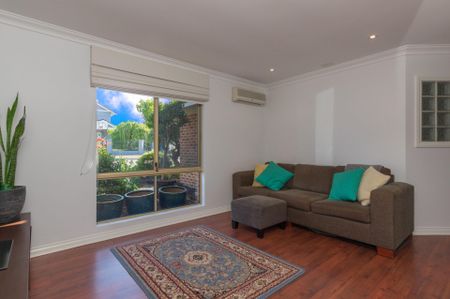 Amazing Location in a Quite Street - Photo 4