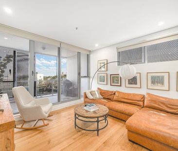 Penthouse style living in the heart of Zetland - Photo 4