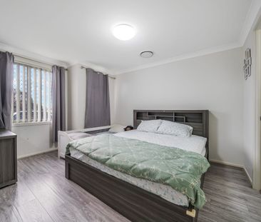 Modern Four Bedroom Home! - Photo 5