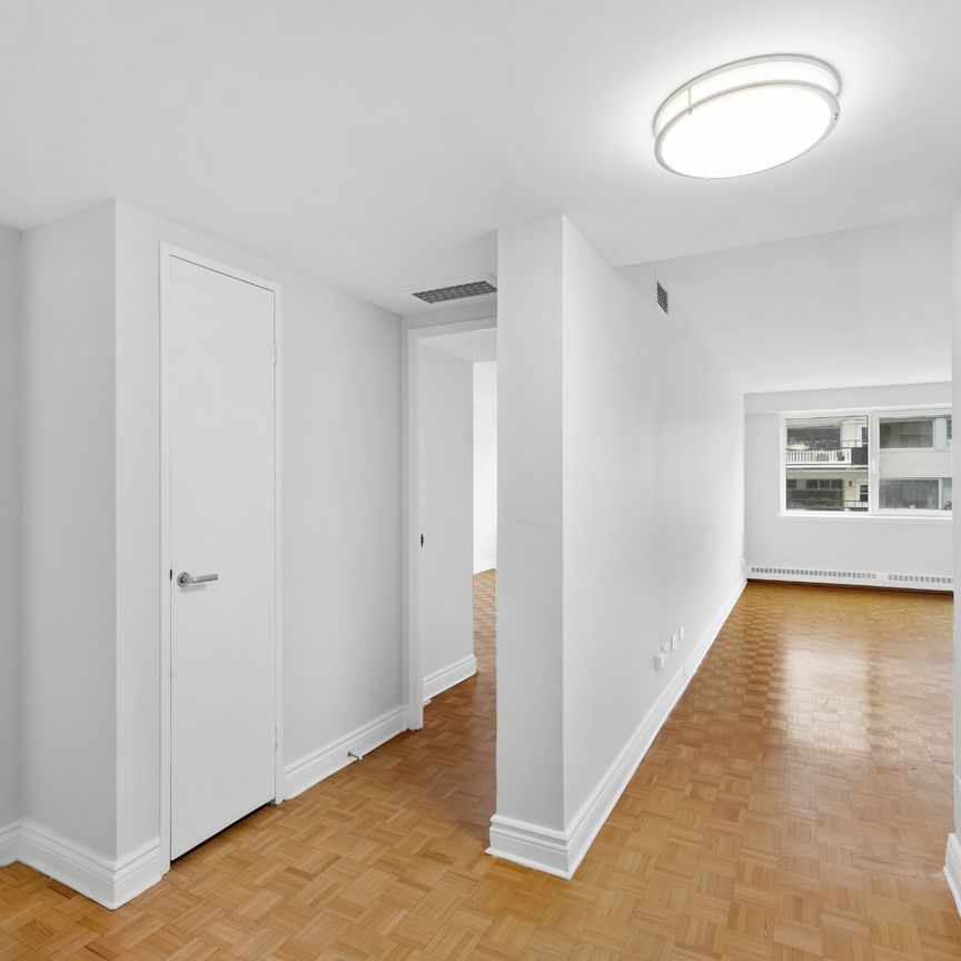 Condo for rent, Montréal (Ville-Marie) - Photo 1