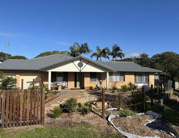 Rooms / 11 Marian Gardens, Elermore Vale NSW 2287 - Photo 1