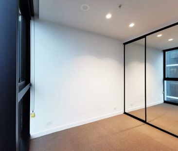 CONVENIENT CBD LIVING - 2 BED 2 BATH APARTMENT - Photo 6