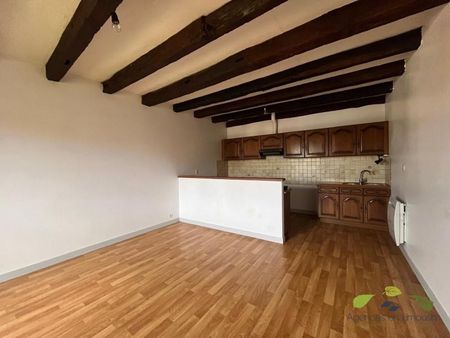 Location Appartement 3 pièces 66m² ST LEONARD DE NOBLAT 87400 - Photo 2