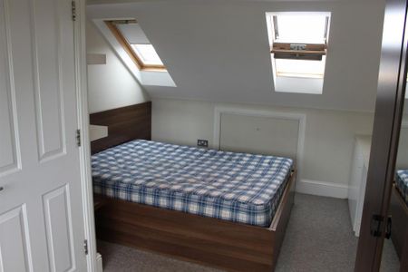 5 bedroom terraced house to rent - Photo 4
