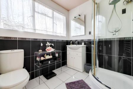 4 bedroom detached house to rent - Photo 4