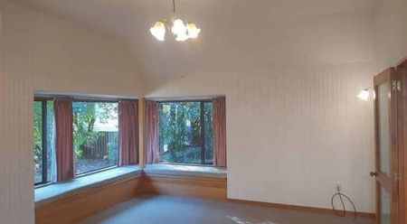 A Home With Character - Photo 2