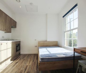 Studio to rent - Photo 1