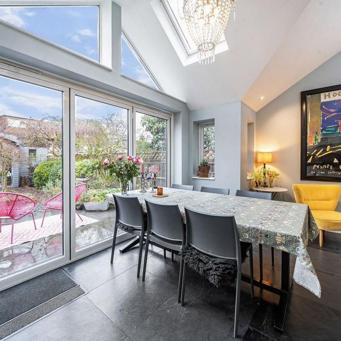 4 bedroom terraced house to rent - Photo 1