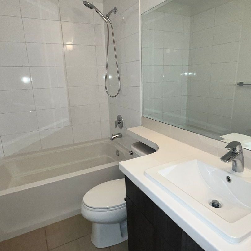 3 bed/2.5 bath Townhouse in Glenmore - Photo 1