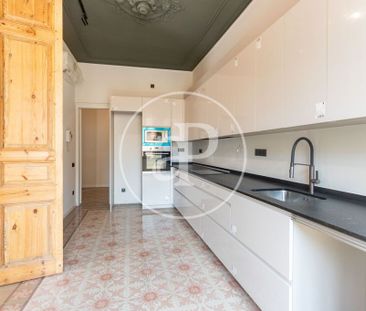 4 bedroom luxury Flat for rent in Barcelona, Spain - Photo 1