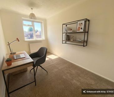 3 bedroom flat to rent - Photo 3