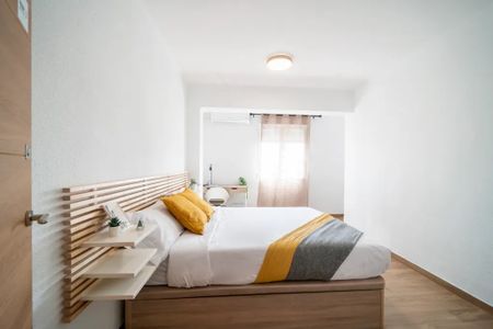 Avinguda del Primat Reig, Valencia, Valencian Community 46010 - Photo 5