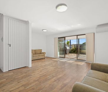 Beautifully Appointed Townhouse - Photo 5