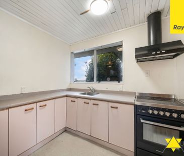 Private Sanctuary in the bustling New Lynn - Photo 3