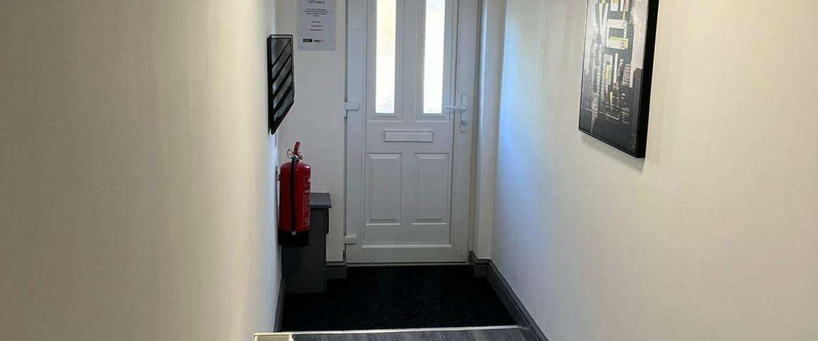 Knutsford Road Room 4 - Photo 1