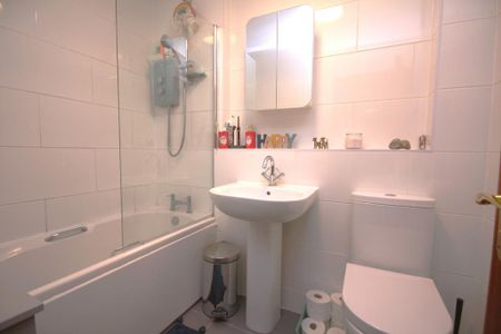 2 bedroom flat to rent - Photo 5