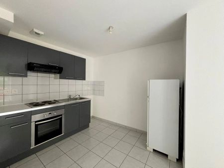 Appartement à louer 5 pièces 92.06m² - Photo 3