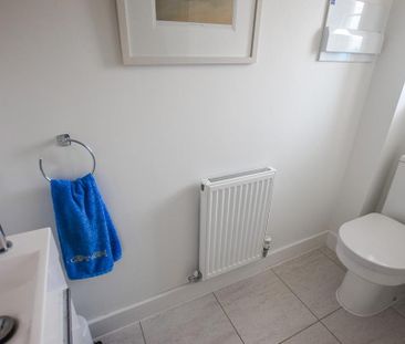 3 bedroom detached house to rent - Photo 2