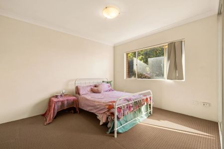 Boutique 'Villa Style' Two Bedroom Apartment in the Heart of Enfield CBD - Photo 4