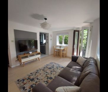 2 Bed Flat, Brunswick Quay, SE16 - Photo 2