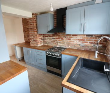 728 Hotham Road South - Photo 6